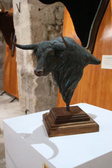 toros o1 DYANGO VELASCO Cerámica Figurativa