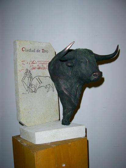 TROFEO  ESCULTURA DYANGO VELASCO 