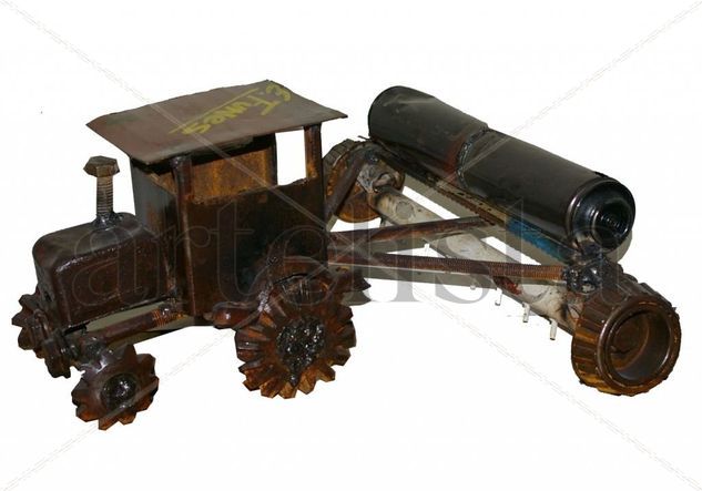 TRACTOR CON SEMBRADORA Iron Figurative