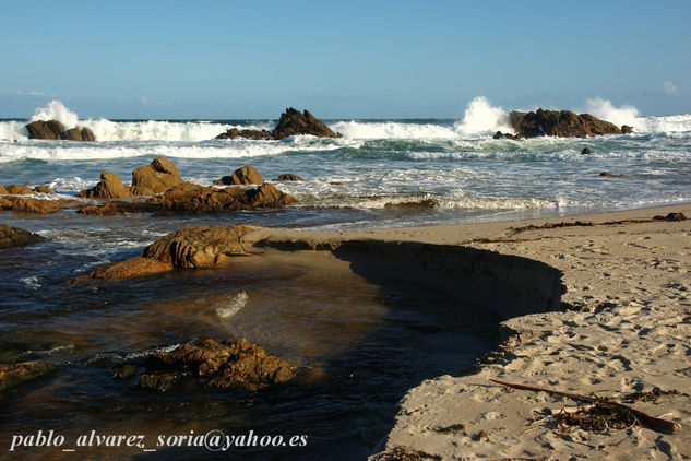 OLAS EN LA PLAYA DE BARRAÑÁN 