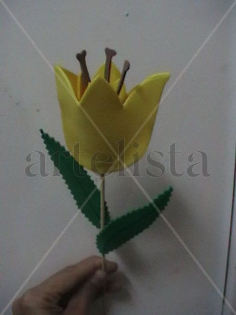 Tulipán de fomy