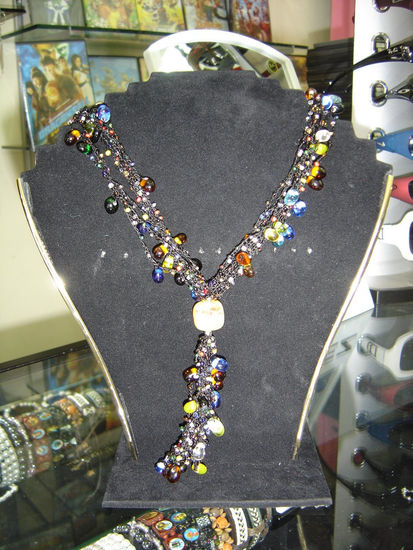 Collar tejido a crochet color negro 