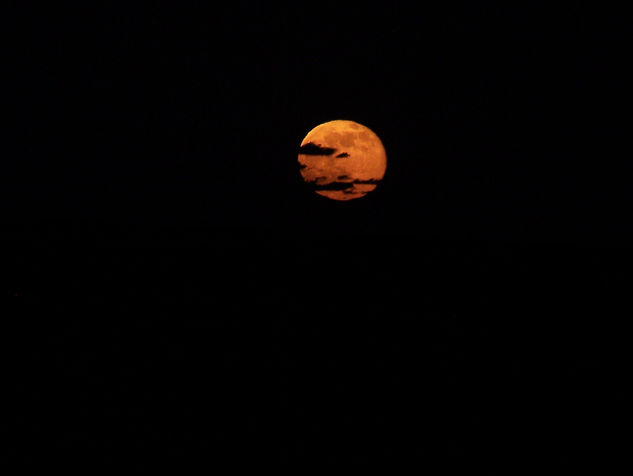 Luna LLena con Nubes 