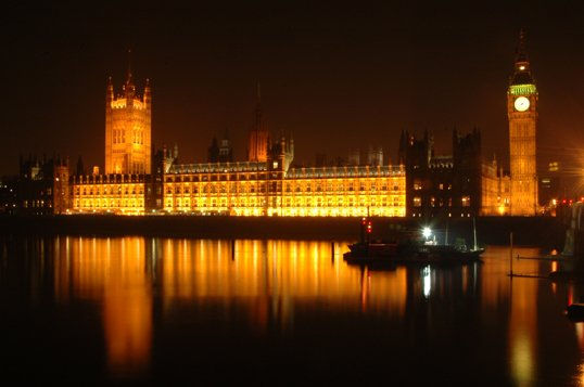 La casa de parlamento  y sus reflejos Londres Architecture and Interiorism Black and White (Digital)