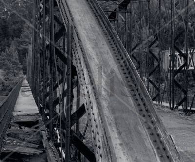 A Ponte do Barqueiro Conceptual/Abstract Black and White (Manual)