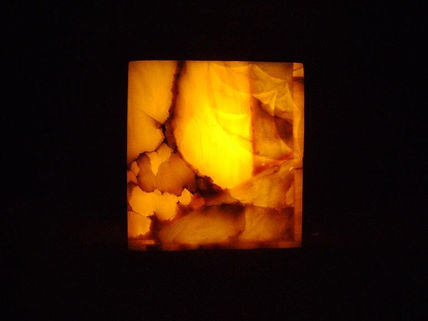 Lámpara cubo luminoso.