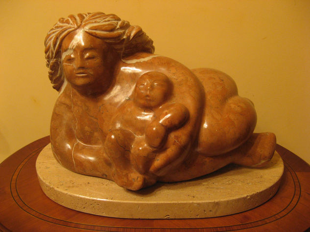 Maternidad Marble Figurative