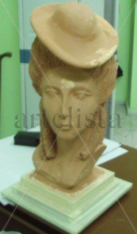 Busto. Pottery Figurative