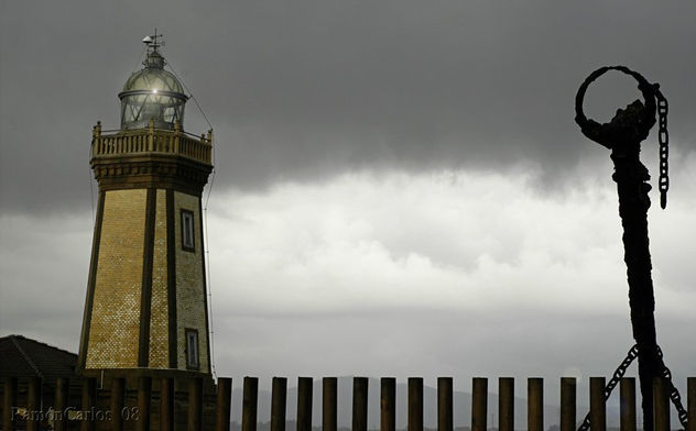 Faro de oro