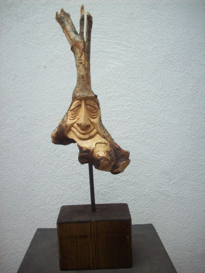 Pinchito. Wood Figurative