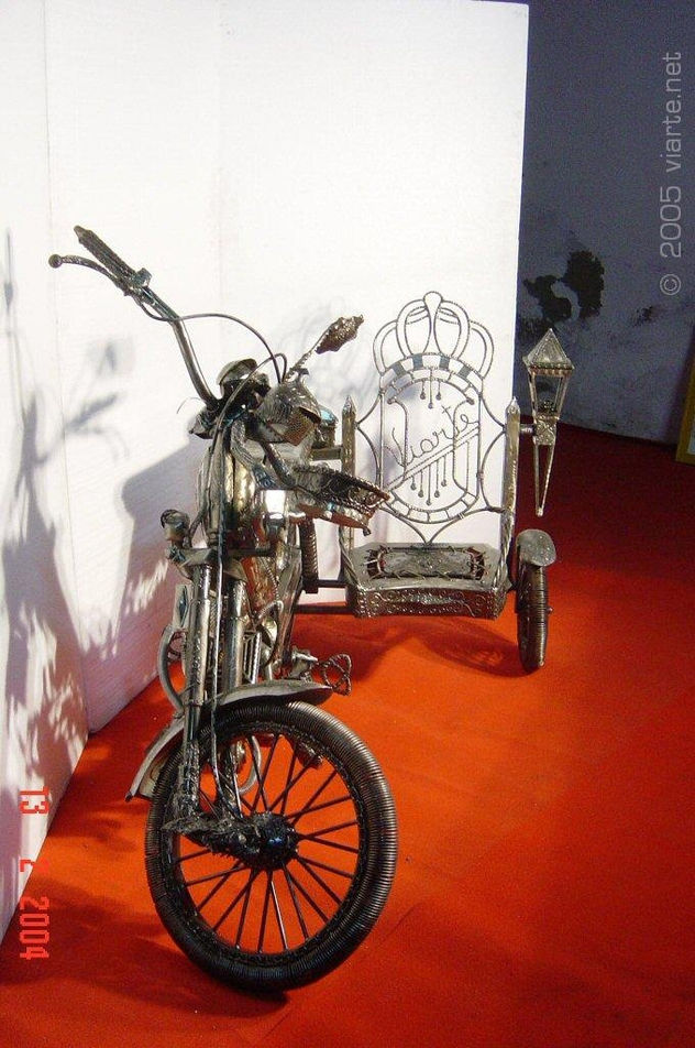 escoltura unica de hierro