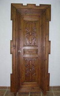 puerta de pino viejo