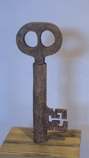 LLAVE ANTIGUA Cerámica Figurativa