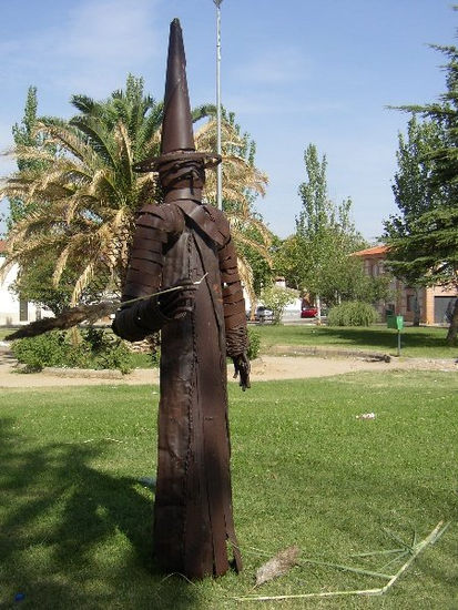 "Bruja encantada" Iron Figurative