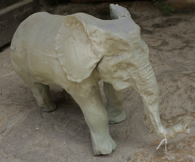 elefante Pottery Figurative