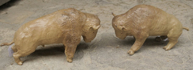 lucha de bisontes Cerámica Figurativa