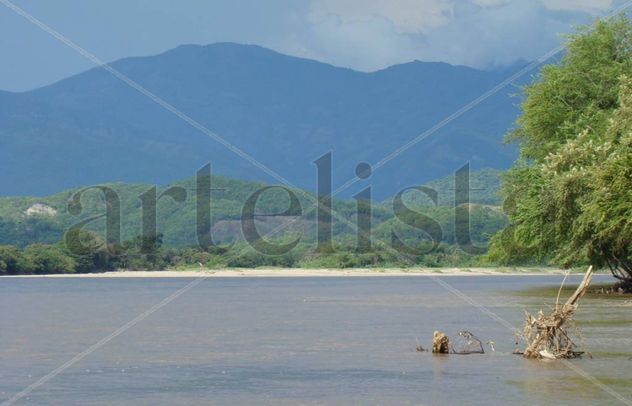 Paisaje del río Magdalena. Gramalotal Cundinamarca