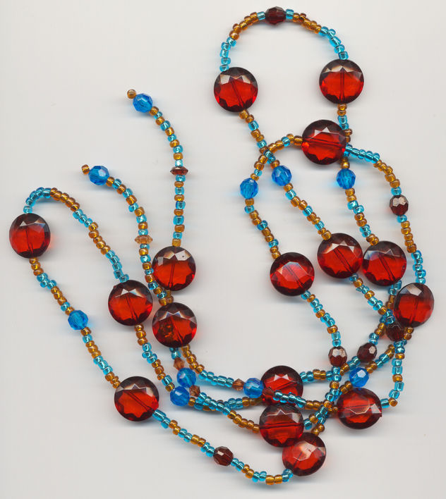 Collar largo sin broches.