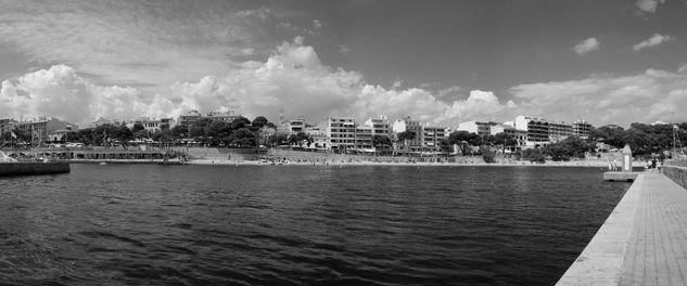 Porto Cristo Other Themes Black and White (Digital)