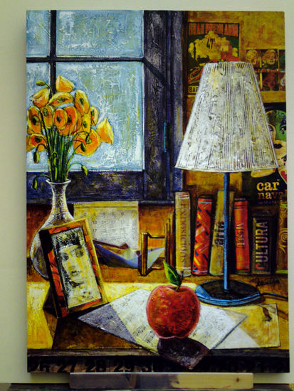 Interior con flores y manzana 