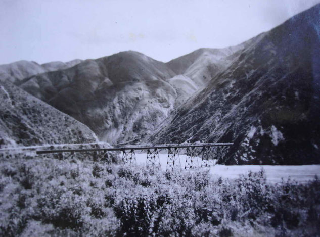 VIADUCTO DEL RIO TORO Arquitectura e interiorismo Blanco y Negro (Química)