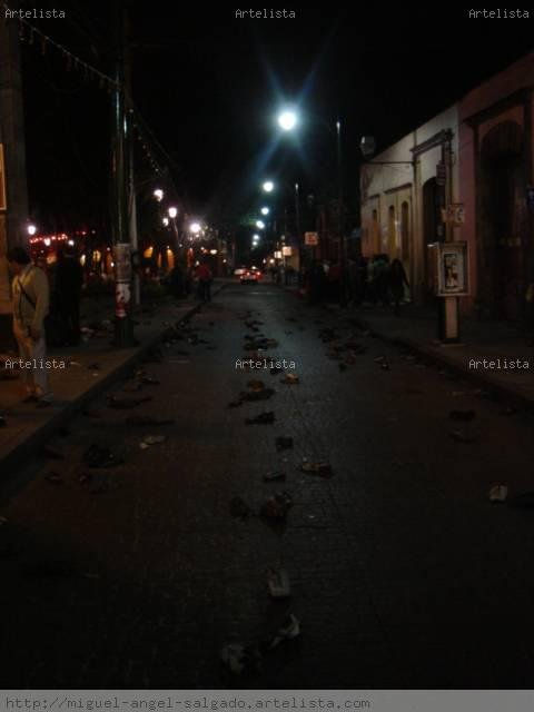"... CORRÍAN DE UN LADO A OTRO ... Y YA EN LA MADRUGADA EL ESPECTÁCULO ERA DANTESCO... Y LA PLA