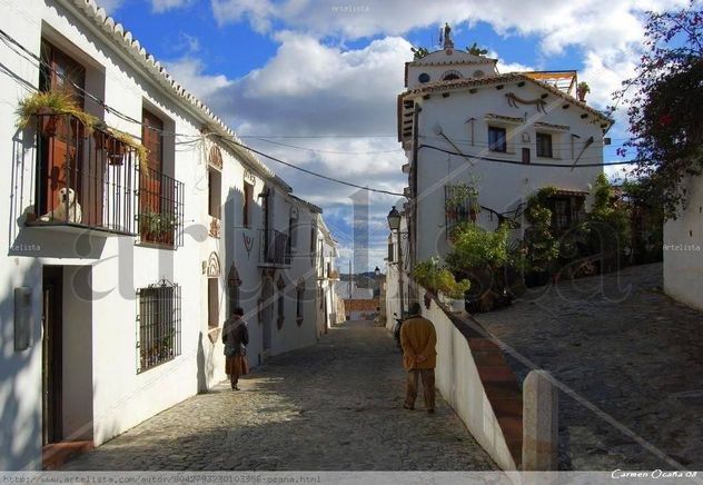En esta calle se encuentra la antigua Fabrica de Naipes