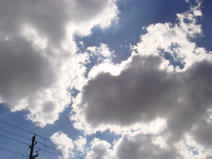 Nubes y sol