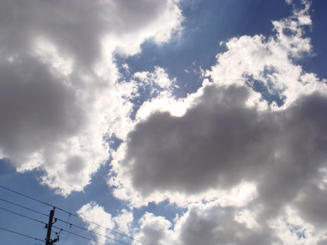 Nubes y sol
