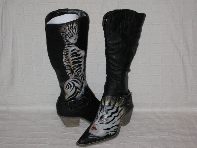 Personalizacion en botas de cuero