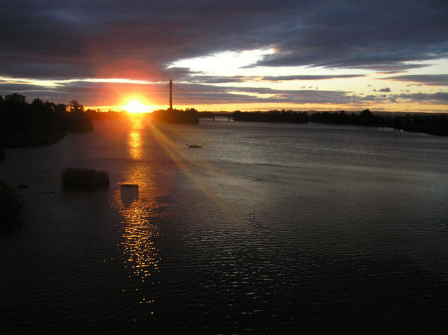 Atardecer sobre el Guadiana por Badajoz 