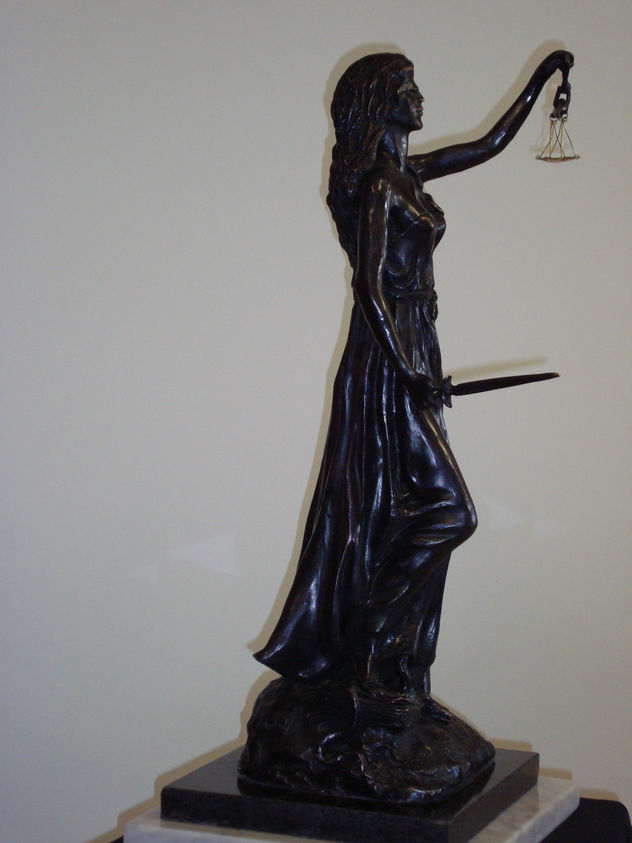 LA JUSTICIA PIEZA UNICA