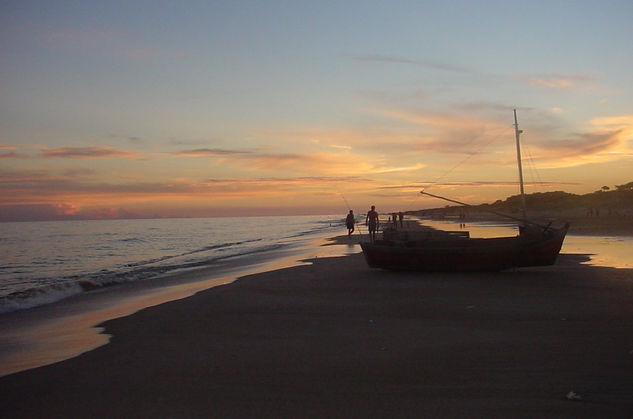 La soledad en la playa Travel Color (Digital)