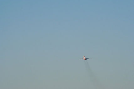 Avión en la nada