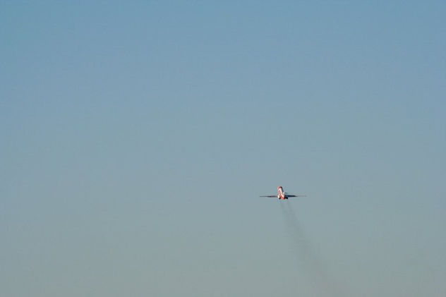 Avión en la nada