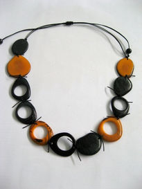 Collar tagua