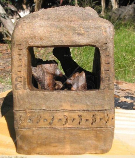"Caja con seres...