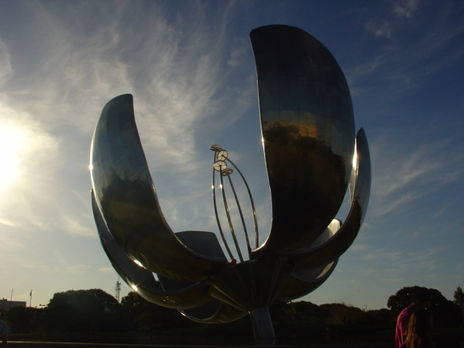 Floralis Generica