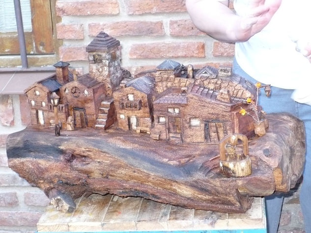 MI PUEBLO Wood Figurative