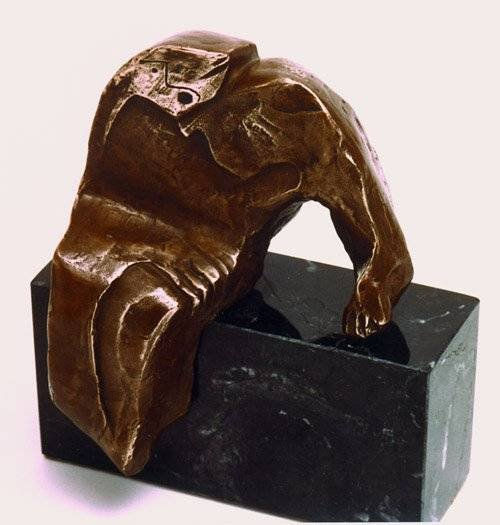 HOMBRE SENTADO Bronce Figurativa