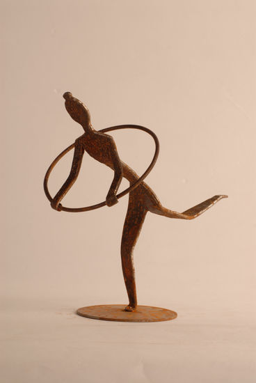 DANZARINA CON ARO Iron Figurative