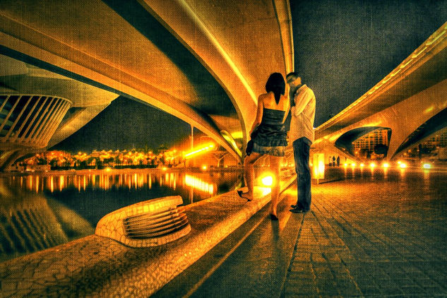 Pareja en la Ciudad Architecture and Interiorism Color (Digital)