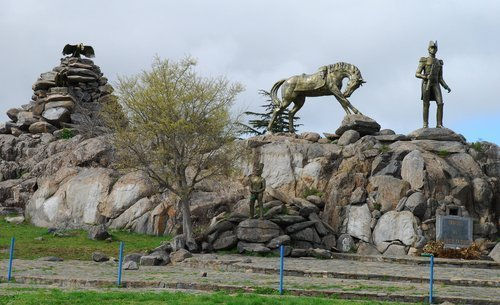 Monumento a San Martín, ciudad de Tandil, Argentina 