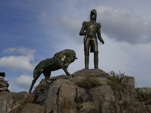 Detalle del Monumento a San Martín, en Tandil, Argentina 