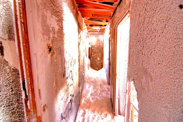 Interior Albergue destrozado... 