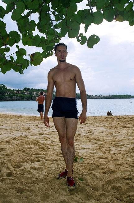 Dios Clinton en la playa