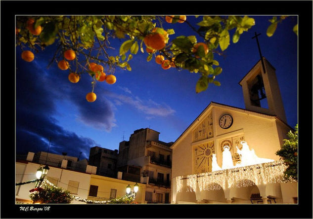 El Naranjo y la Iglesia de Santa Fe en Navidad Otras temáticas Color (Digital)