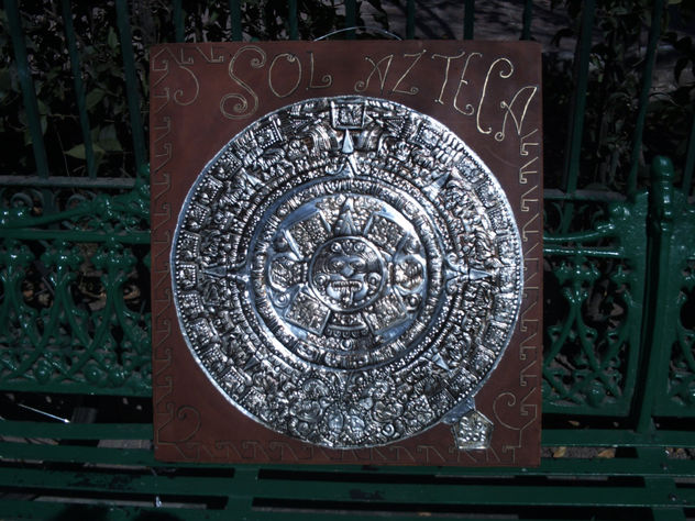 caendario azteca? o sólo sol...?