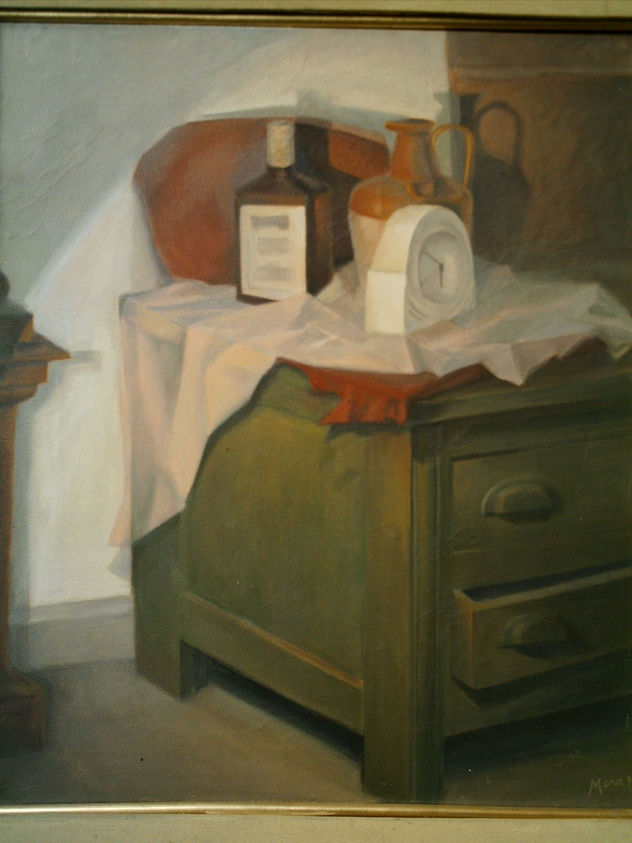 sobre la antigua cajonera