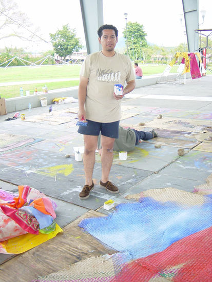 PINTANDO EN EL NICHO DE LA MUSICA DEL  PARQUE TEMATICO DE CUMBRE TAJIN 2006 